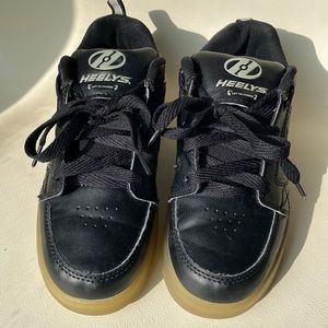 Heelys Unisex Premium 1 Lo Black Light Up Skate Sneakers Youth 4